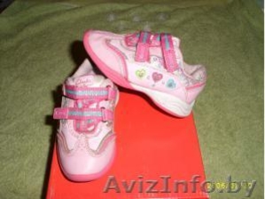 Продам кроссовки очень красивые для девочки  #3198