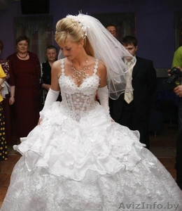 Продам  два платья  свадебных #7182
