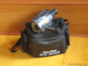 продам видео камеру с раскладным экраном #52188