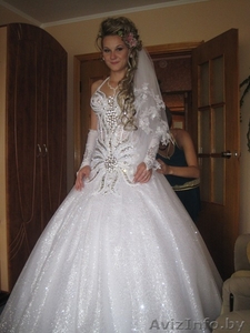 Продаю очень красивое и шикарное платье. бу1раз,  цельное,  шито на заказ. #80506