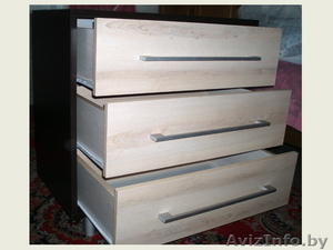 Комод,  3 выдвижные полки на роликах,  с хромированными ручками,  кромка ПВХ,  цвет  #277041