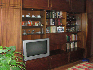 стенка б/у пр-во Германия идеал. сост. 200 у.е. торг #325992