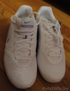 кроссовки nike нов. жен. р-р 36, 6 #356557