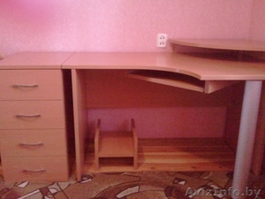 PRODAYU KOMPYUTERNIY STOL #376015