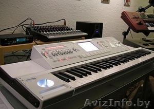 Selling Original : Korg PA800 Pro Arranger : € 500 / Yamaha Tyros 4 € #472109
