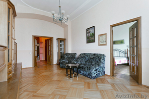 Элитная 3 - х комнатная квартира расположена в самом центре Минска. #711869