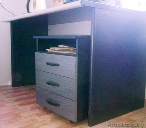 Два шкафа и стол для учебы или работы #752105