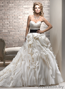 2013 года оригинальных SAN PATRICK BY Pronovias,  Maggie Sottero,  Нови DART сваде #812481