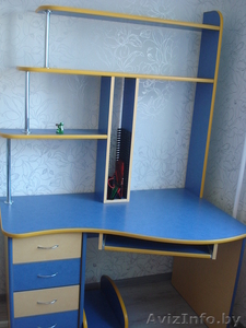 компьютерный стол сине-жёлтый #826465