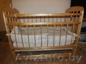Продам детскую кроватку - маятник с матрасом #946610