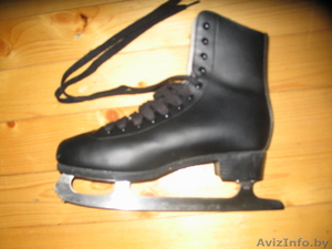 Коньки женские,  фигурные,  41-42 размер,  черные #957251