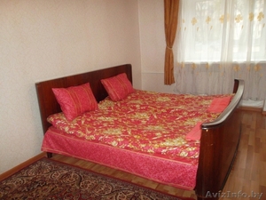 Сдаем места в 3-х комнатной квартире по адресу К.Маркса,  8. #1008301