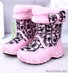 Продам зимние сапоги для девочки.Цвет:розовый с чёрным. Тёплый мех.  #1013323