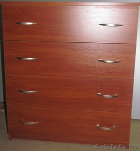 комод,  4 шуфлядки на роликовых направляющих в отличном состоянии,   #1018005