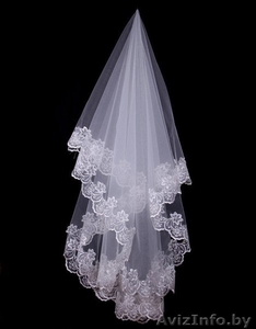 Фата новая,  белого цвета,  нежная и красивая,  с кружевом по краю,  среднего разме #1090174