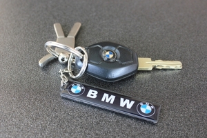 Брелок-сувенир с индивидуальной надписью #1175656