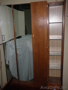 Трельяж с зеркалами,  с выдвижными ящиками и вместительной полкой. #1189465