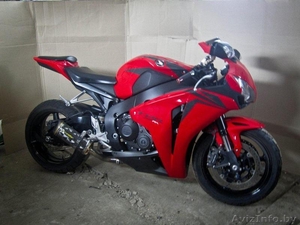 Мотоцикл Honda CBR 1000 RR #1221204