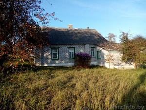 Бревенчатый обложенный кирпичом дом в г. Круглое #1282587