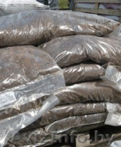 Компост на основе конского навоза в мешках для сада и огорода #1273223