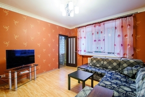 На сутки. Трехкомнатная квартира на ул.Калинина 1 #1308097