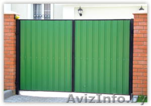 Ворота распашные из профильной трубы и рифлённого металического листа #1321501