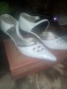 Туфли белого цвета размер 40 отдам за шоколадки #1359504