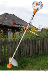 Покос травы триммером #1453807