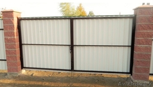 Комплект распашных ворот с калиткой (3 столба,  3 каркаса,  засовы,  замок) #1462851