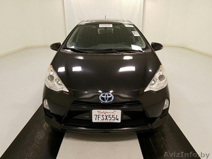 Автомобиль-гибрид Тoyota Prius C #1550059