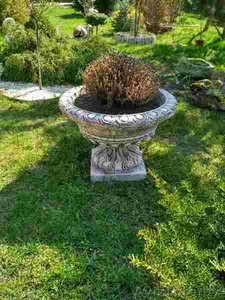 Ваза бетонная большая #1563012