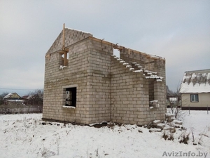 Незавершённое строительство,  200 м. от остановки 