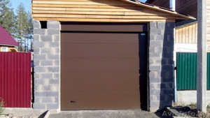 Подъемные ворота с фальшапанелью для низких потолков #1637602