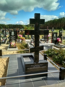 Памятник из карельского гранита #1653839