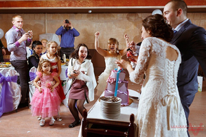 Ведущая #1669064