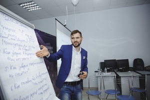 Бизнес-тренер,  спикер #1669436