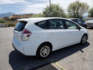 Toyota,  Prius V Three (Natl),  2017 #1686108