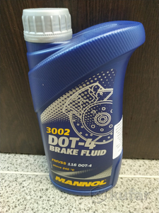 Тормозная жидкость ДОТ-4 #1688858